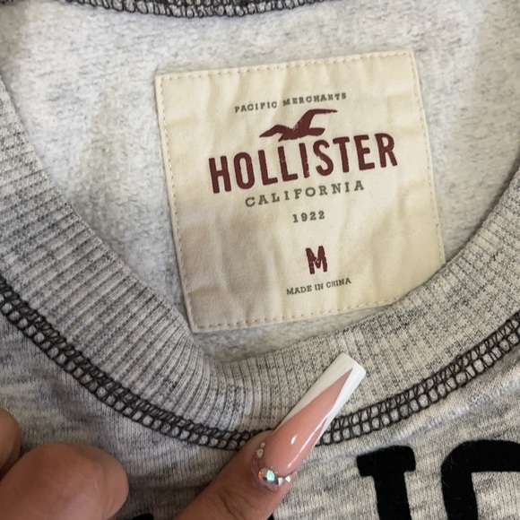 medium women hollister crewneck - Picture 8 of 8